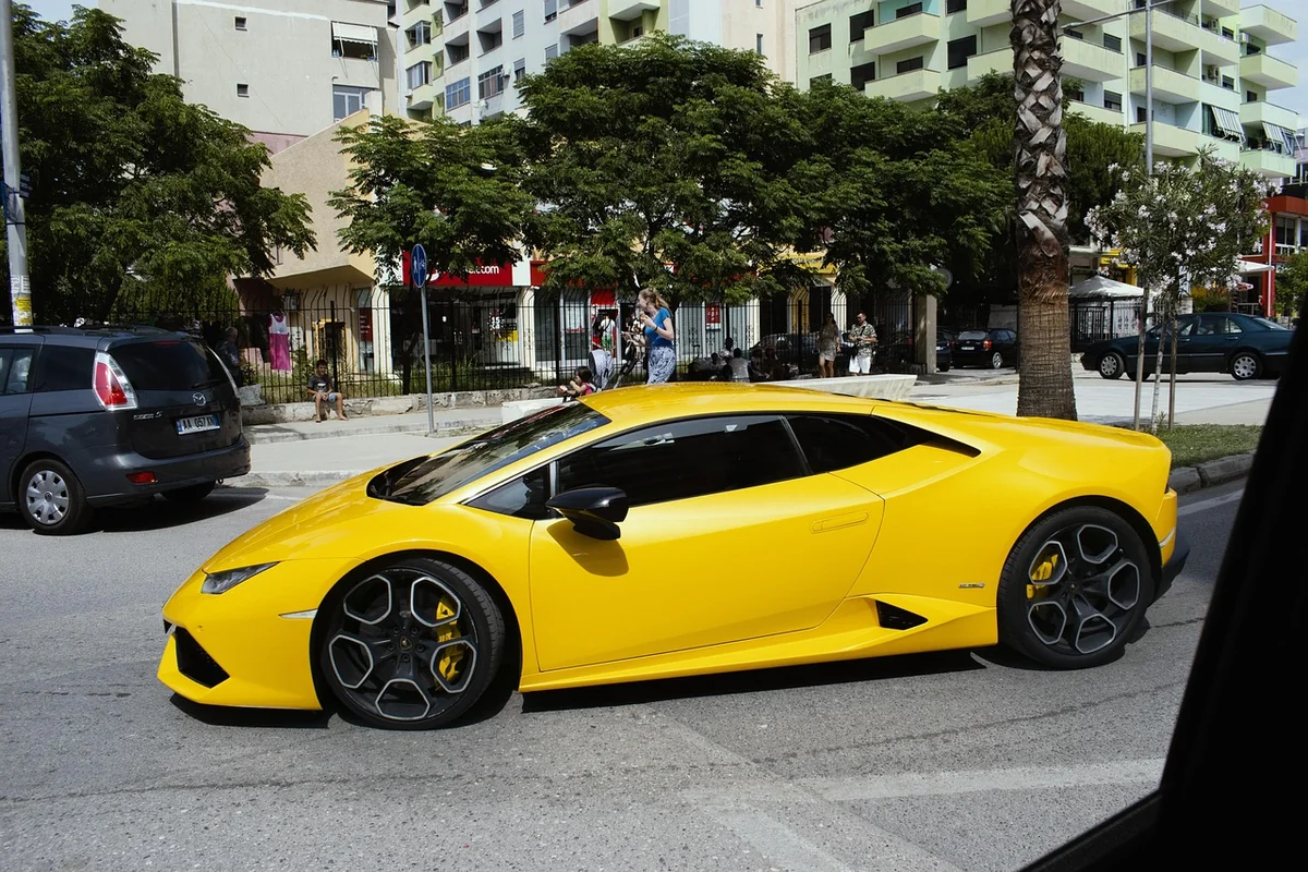 Comment repeindre un meuble en bois sans poncer : la méthode facile 2026